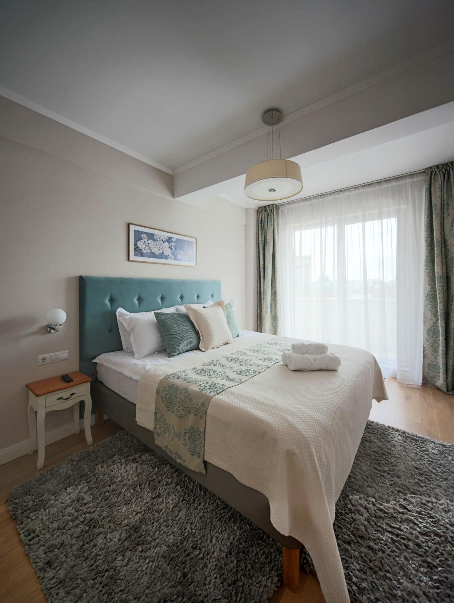 Stylish Condo - Parking And Balcony クルージュ＝ナポカ エクステリア 写真